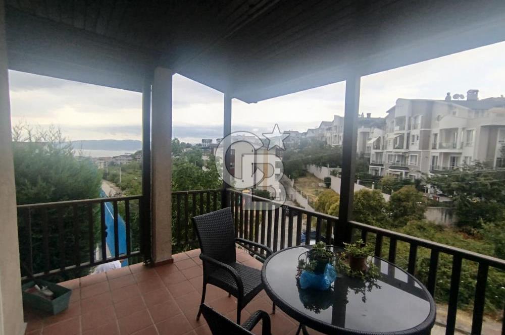 DEĞİRMENDERE'DE DENİZ MANZARALI SATILIK TRİPLEKS VİLLA