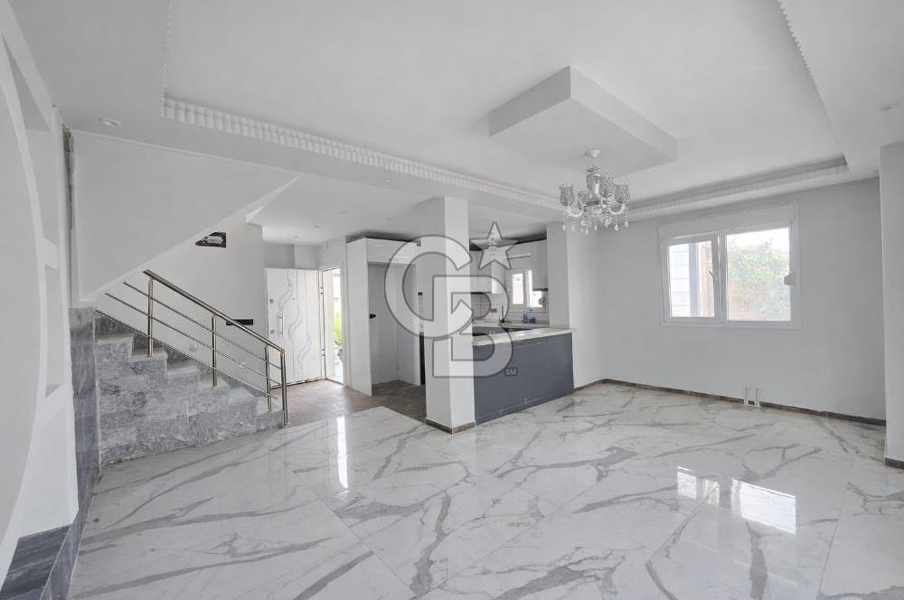 Ayvalık Altınova'da 5+1 Satılık Villa Plaj'a 250 M