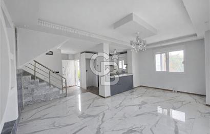 Ayvalık Altınova'da 5+1 Satılık Villa Plaj'a 250 M