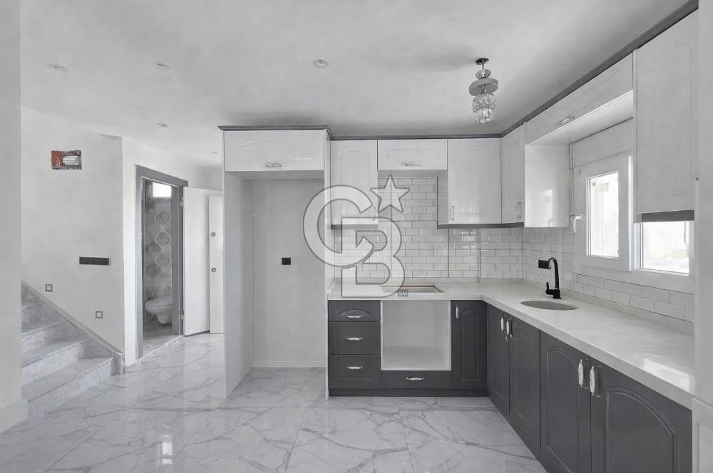 Ayvalık Altınova'da 5+1 Satılık Villa Plaj'a 250 M