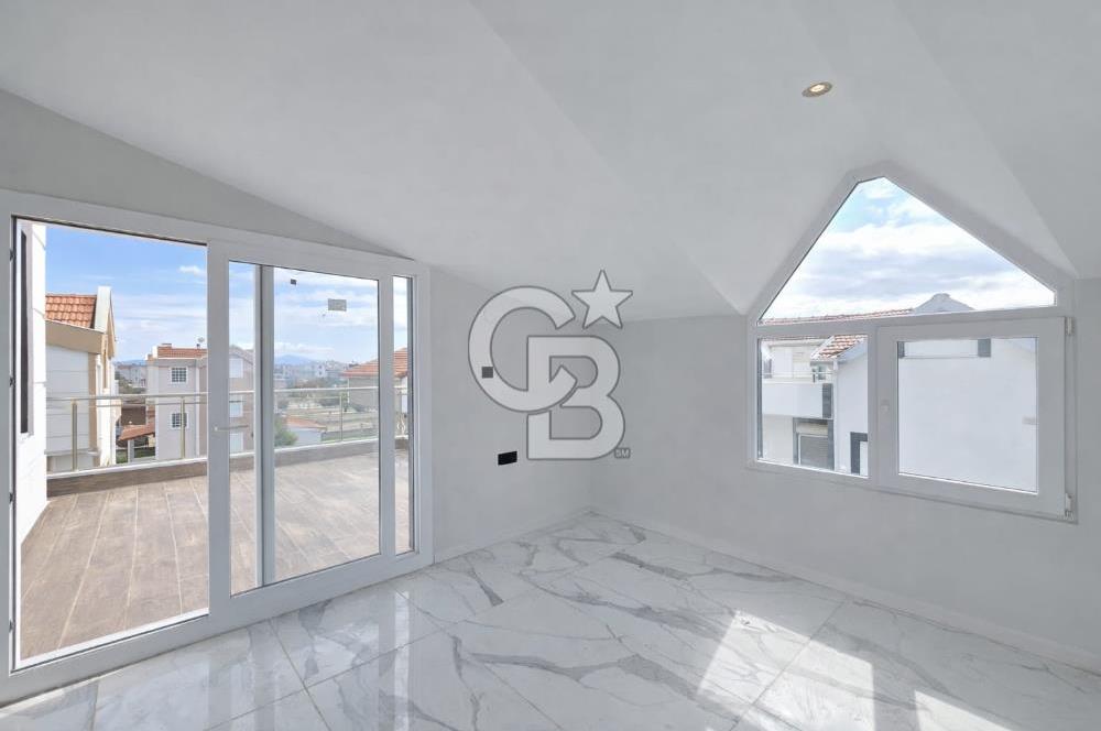 Ayvalık Altınova'da 5+1 Satılık Villa Plaj'a 250 M