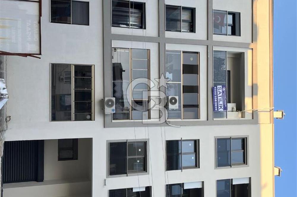 Karşıyaka Cumhuriyet'te Satılık 3+1 Çatı Dubleks Daire