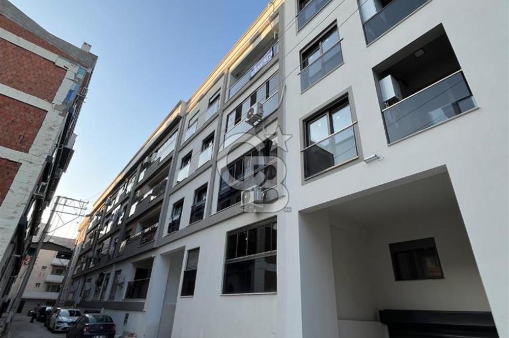 Karşıyaka Cumhuriyet'te Satılık 3+1 Çatı Dubleks Daire