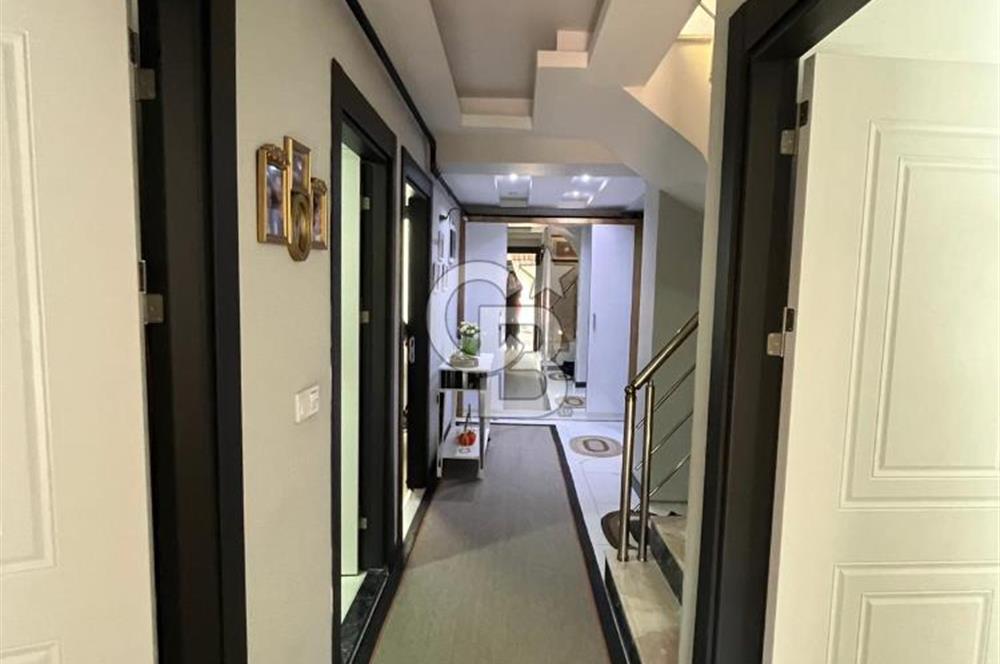 Karşıyaka Cumhuriyet'te Satılık 3+1 Çatı Dubleks Daire