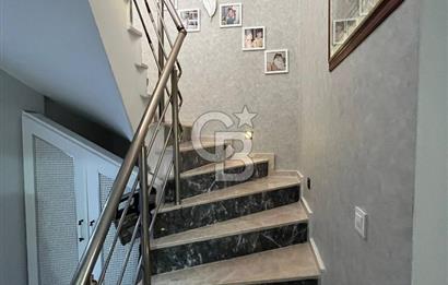 Karşıyaka Cumhuriyet'te Satılık 3+1 Çatı Dubleks Daire
