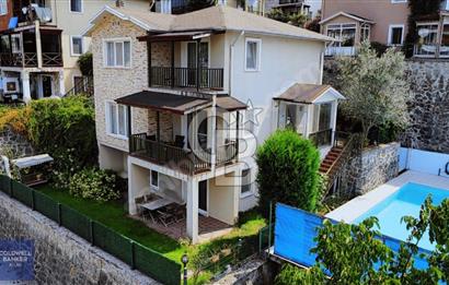 DEĞİRMENDERE'DE DENİZ MANZARALI SATILIK TRİPLEKS VİLLA
