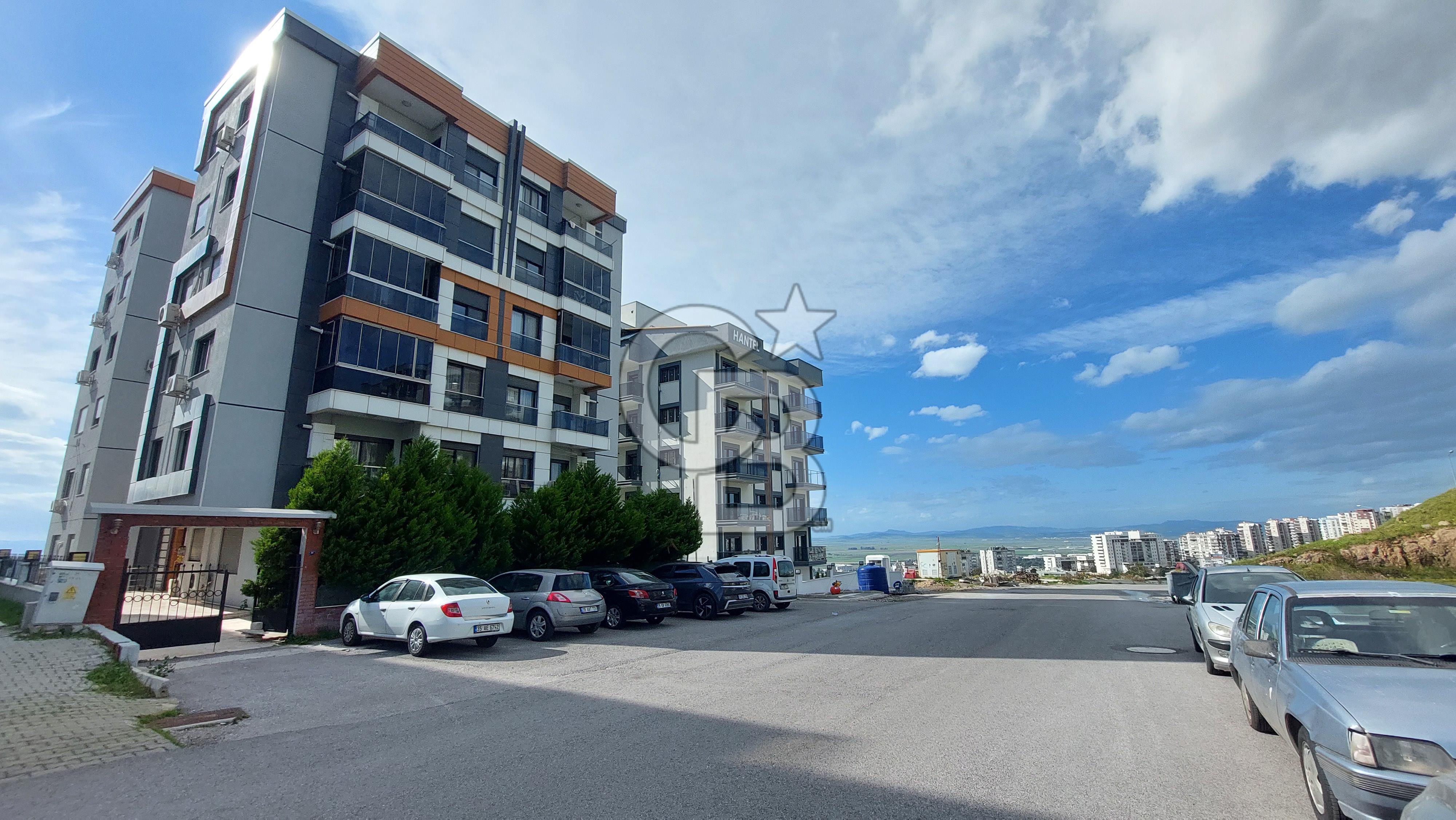 Çiğli Esentepe'de Deniz Manzaralı 2+1 95m² Satılık Lüx Daire