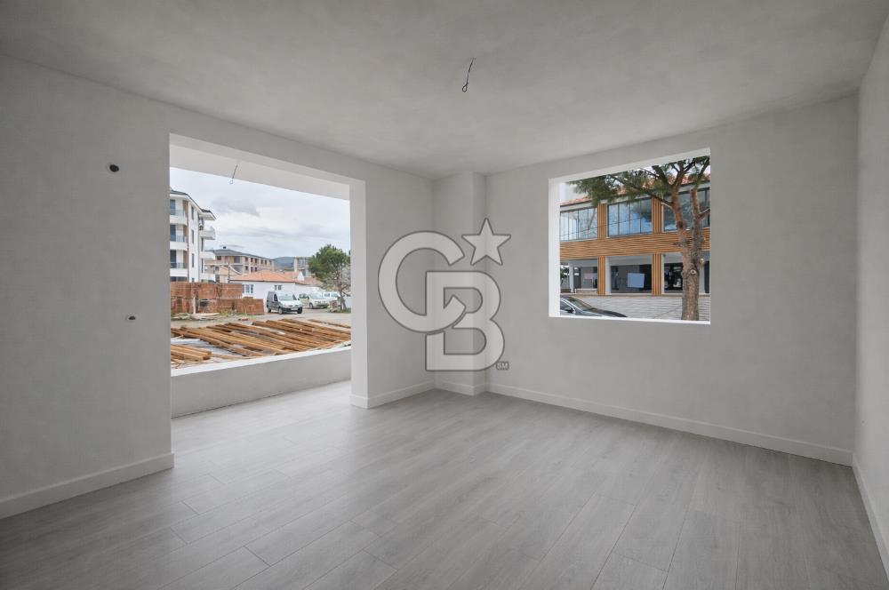 Altınova'da Havuzlu Site İçinde Kapalı Mutfak Satılık 2+1 Daire