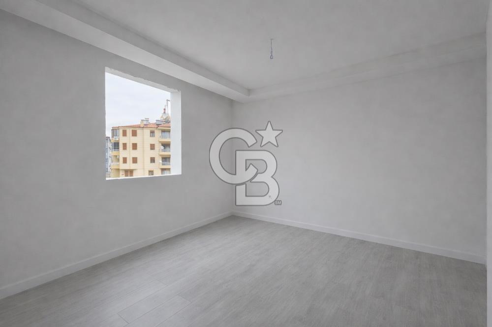 Altınova'da Havuzlu Site İçinde Kapalı Mutfak Satılık 2+1 Daire