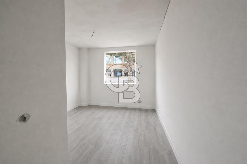 Altınova'da Havuzlu Site İçinde Kapalı Mutfak Satılık 2+1 Daire