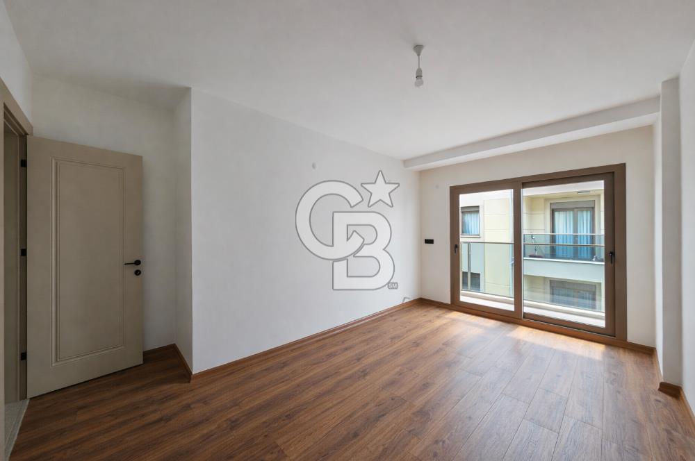 Altınova'da Butik Havuzlu Sitede 3+1 Lüks Satılık Daire