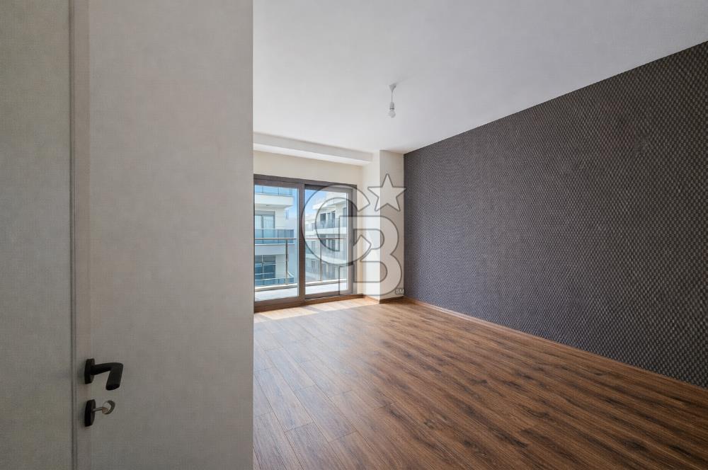 Altınova'da Butik Havuzlu Sitede 3+1 Lüks Satılık Daire