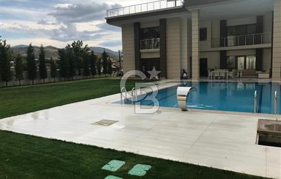 COLDWELL BANKER'dn HAYALLERİN ÖTESİNDE SATILIK TRİPLEKS MALİKÂNE