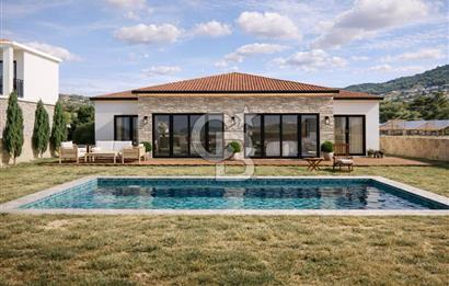 Çeşme Reisdere'de Deniz Manzaralı 2 Villa + Sera İzinli