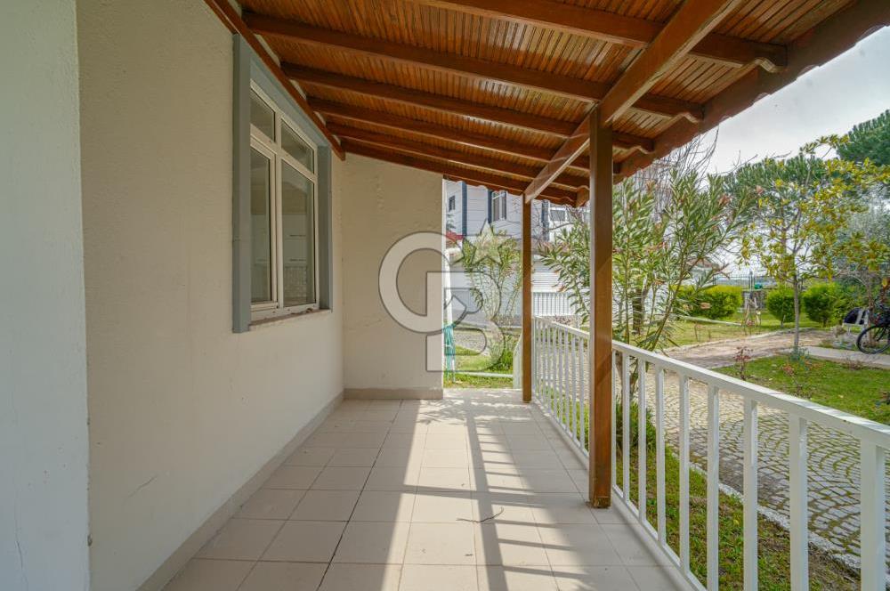 Doktorlar ve İşadamları Sitesi'nde Satılık Eşyalı Villa