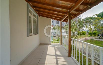 Doktorlar ve İşadamları Sitesi'nde Satılık Eşyalı Villa