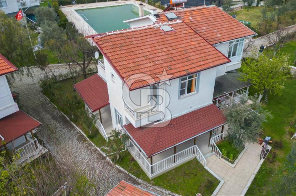 Doktorlar ve İşadamları Sitesi'nde Satılık Eşyalı Villa