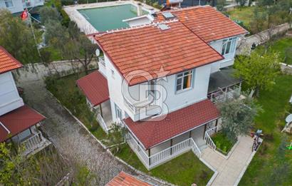 Doktorlar ve İşadamları Sitesi'nde Satılık Eşyalı Villa