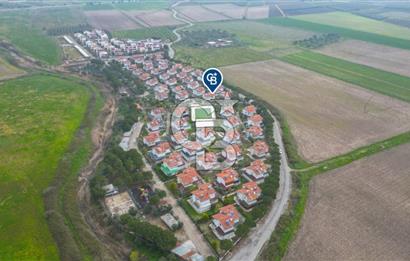 Doktorlar ve İşadamları Sitesi'nde Satılık Eşyalı Villa