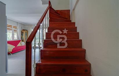 Doktorlar ve İşadamları Sitesi'nde Satılık Eşyalı Villa