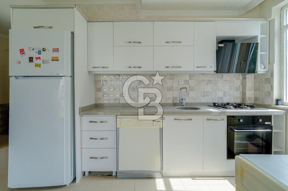 Doktorlar ve İşadamları Sitesi'nde Satılık Eşyalı Villa