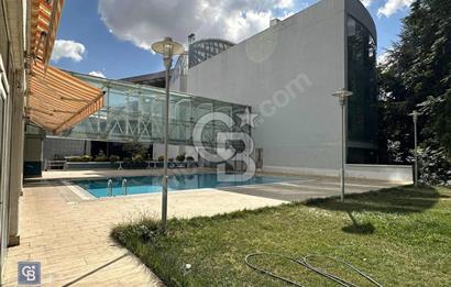 ÇUKURAMBAR DA HAVUZ VE PEYZAJ MANZARALI KDVLİ KİRALIK OFİS