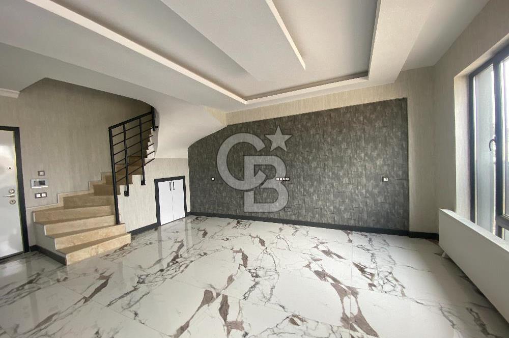 İncek'te 2+1 Satılık Vadi Manzaralı Dubleks Daire