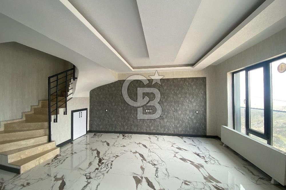 İncek'te 2+1 Satılık Vadi Manzaralı Dubleks Daire
