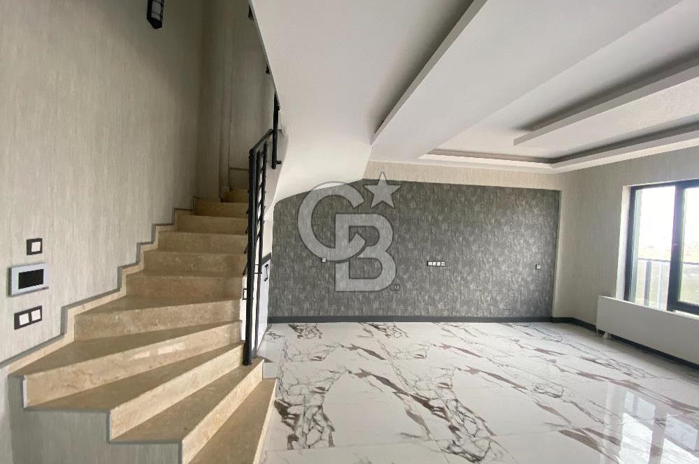 İncek'te 2+1 Satılık Vadi Manzaralı Dubleks Daire