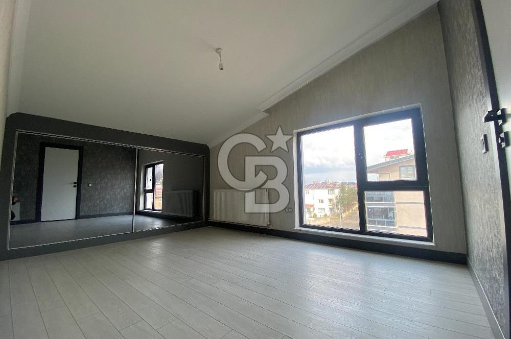 İncek'te 2+1 Satılık Vadi Manzaralı Dubleks Daire