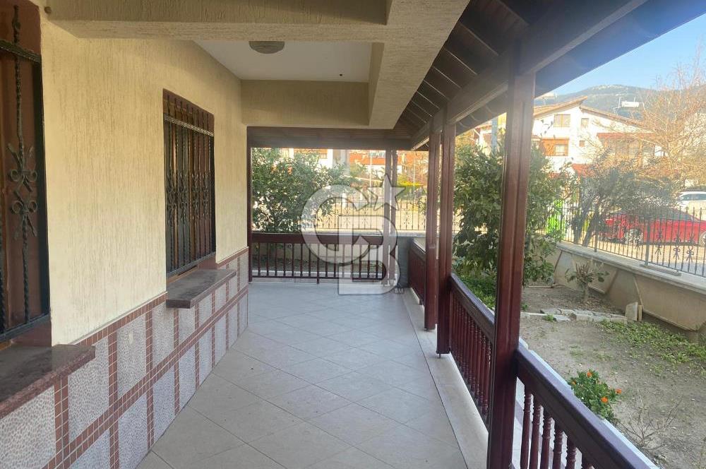 Özdere Çukuraltı'nda Denize Sıfır 4+1 Tripleks Villa