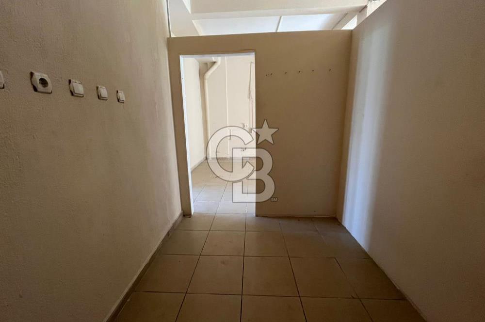 MENEMEN UĞUR MUMCU'DA İŞLEK KONUMDA SATILIK 130 m² DÜKKAN