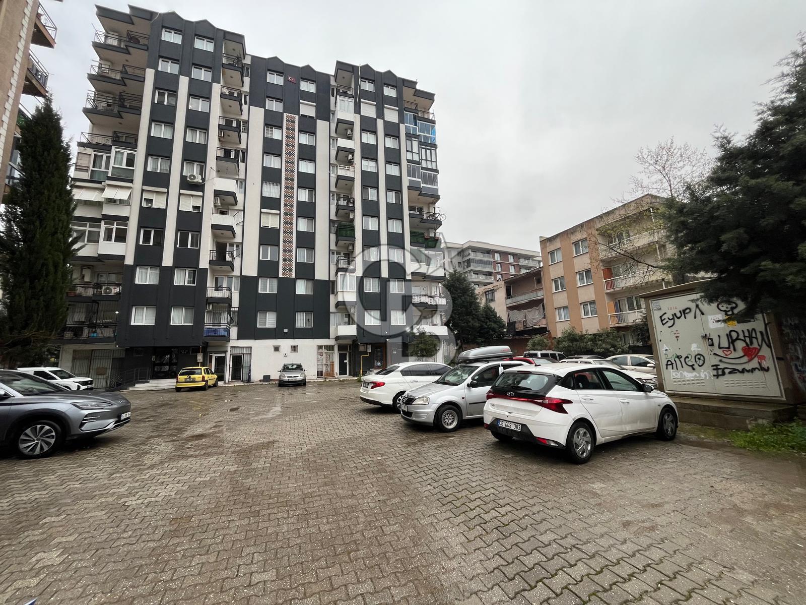 BUCA YENİGÜN MAH'DE ÖZGÜVEN SİTESİNDE 3+1 SATILIK FIRSAT DAİRE