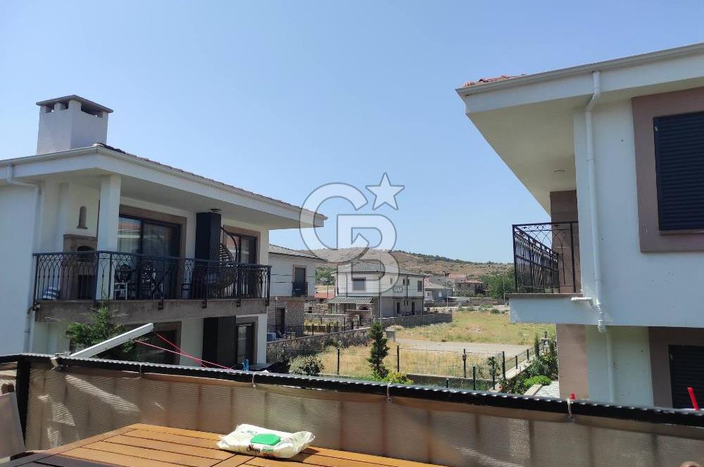 Ayvalık Küçükköy Havuzlu Sitede Full Eşyalı Kiralık Daire yalı 