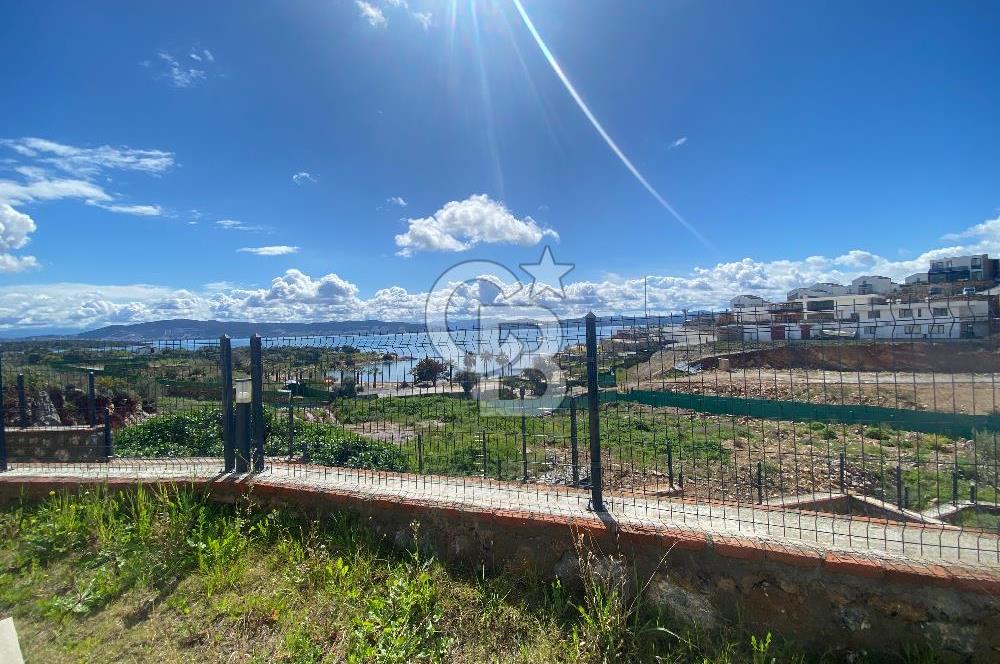 KIYIKIŞLACIK ZEYTİNLİKUYU DA ATASAYANLAR BEACH DENİZ MANZARALI BAHÇELİ 2+1 DUBLEKS VİLLA