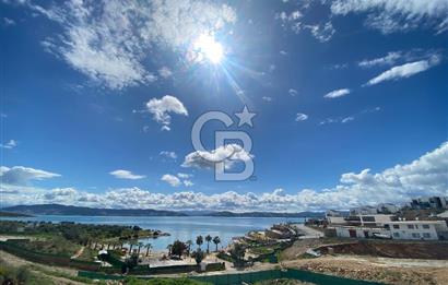 KIYIKIŞLACIK ZEYTİNLİKUYU DA ATASAYANLAR BEACH DENİZ MANZARALI BAHÇELİ 2+1 DUBLEKS VİLLA