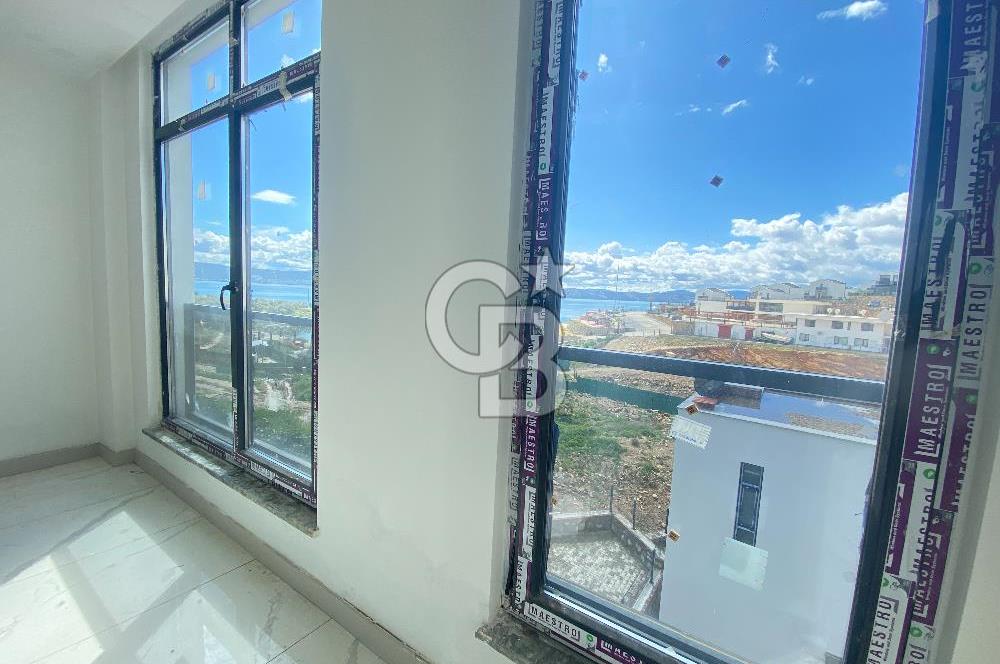 KIYIKIŞLACIK ZEYTİNLİKUYU DA ATASAYANLAR BEACH DENİZ MANZARALI BAHÇELİ 2+1 DUBLEKS VİLLA