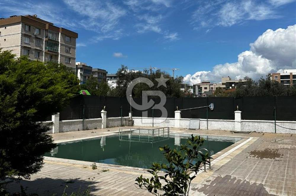 İZMİR ÇİĞLİ İNÖNÜ MAHALLESİ ZEYTİNLİ EVLER SİTESİ SATILIK 2+1 DAİRE HAVUZLU