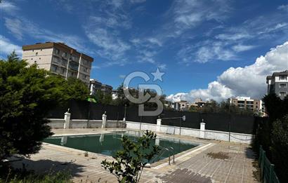 İZMİR ÇİĞLİ İNÖNÜ MAHALLESİ ZEYTİNLİ EVLER SİTESİ SATILIK 2+1 DAİRE HAVUZLU