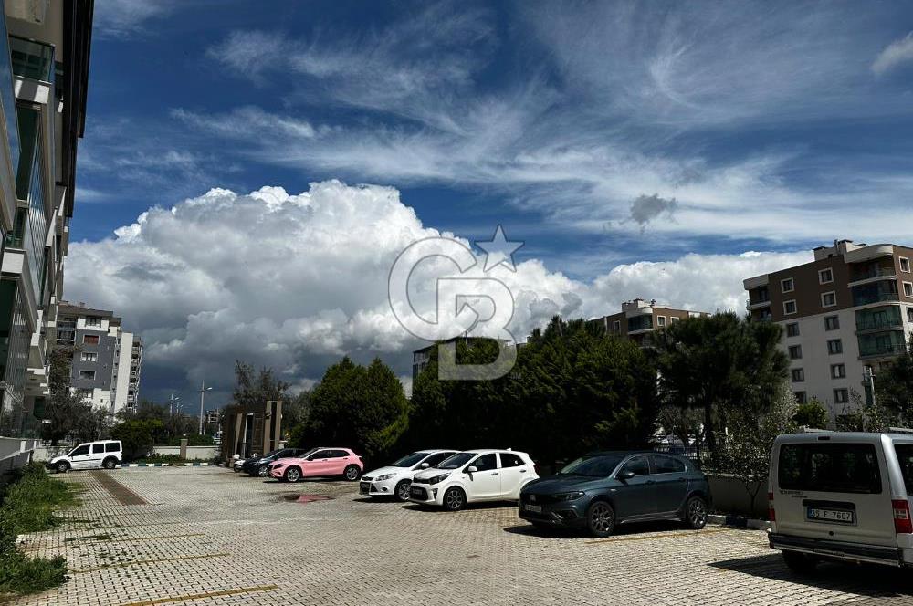 İZMİR ÇİĞLİ İNÖNÜ MAHALLESİ ZEYTİNLİ EVLER SİTESİ SATILIK 2+1 DAİRE HAVUZLU