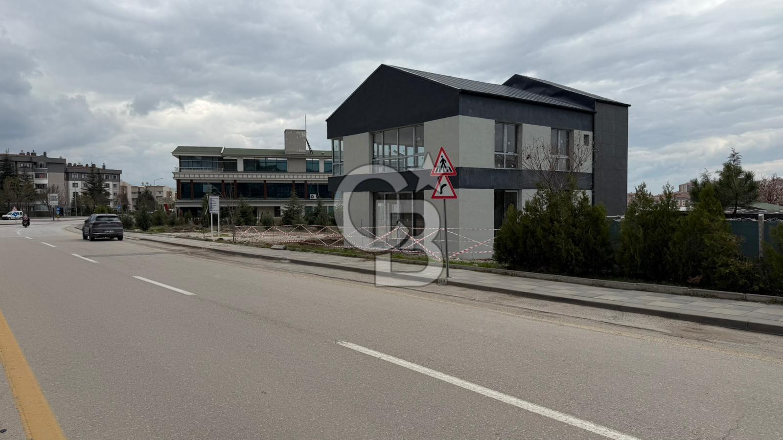 ERYAMAN METROMALL AVM YE 700m KİRALIK İŞYERİNE UYGUN 380m² VİLLA