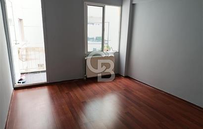 Balçova Fevzi Çakmak Cadde Üstü Çift Cepheli Jeotermalli Daire