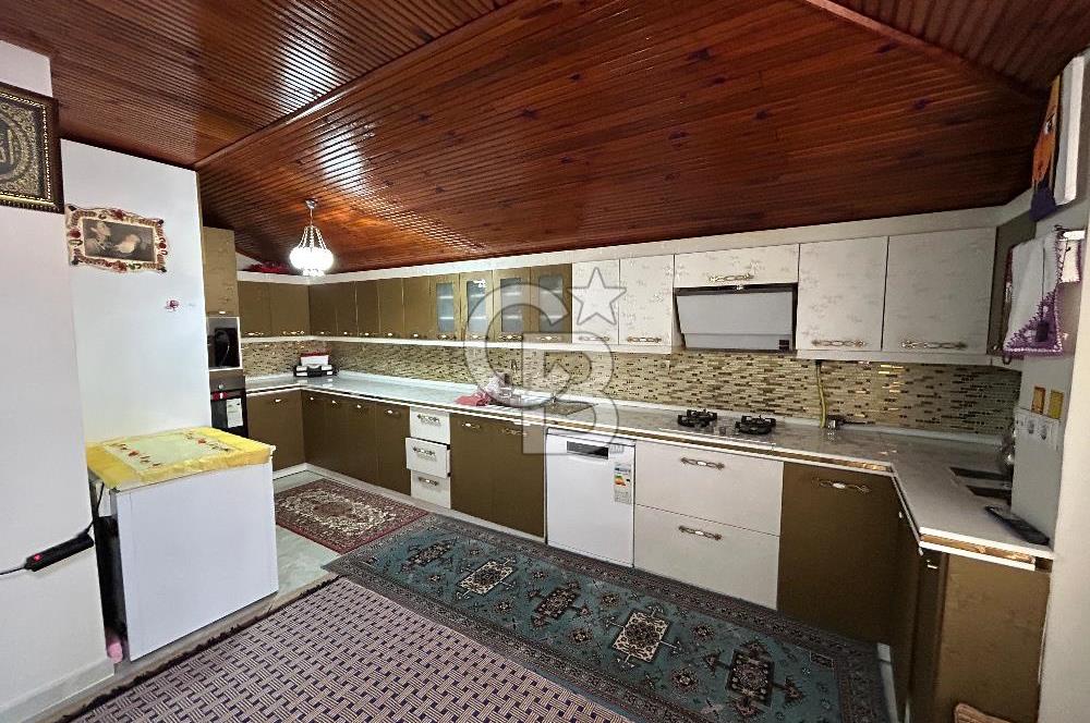 YUKARI DUDULLU 5+2 SATILIK DAİRE