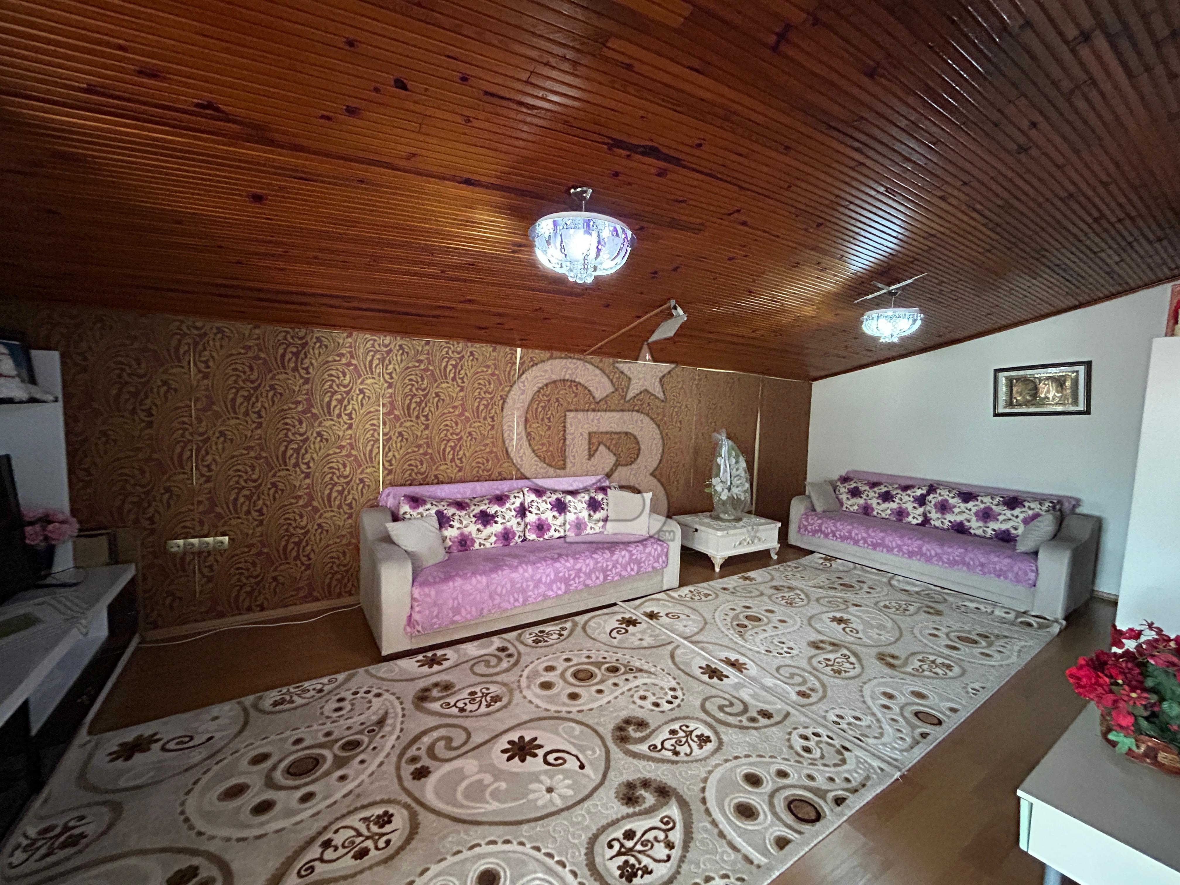 YUKARI DUDULLU 5+2 SATILIK DAİRE