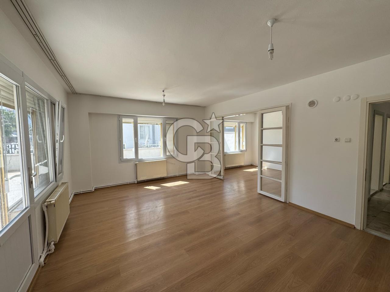 ALİAĞA MERKEZDE ZEYTİNLİ PARKIN KARŞISINDA SATILIK 3+1 DAİRE