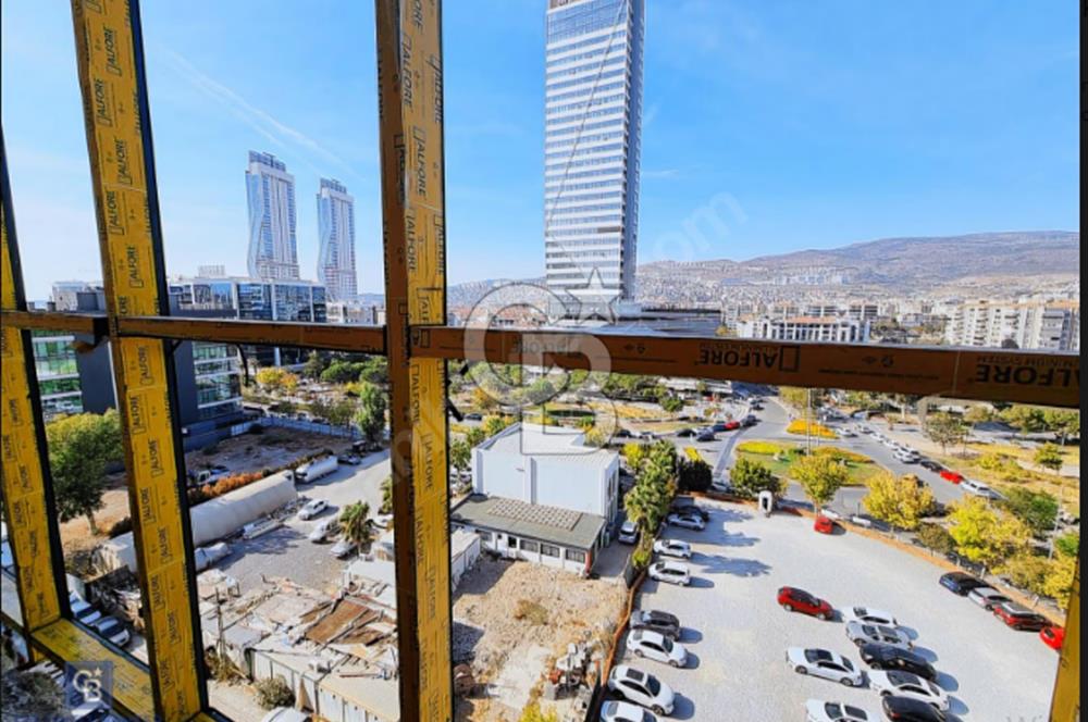 İZMİR MANSUROĞLU MAHALLESİNDE ŞEHİR MANZARALI 2+1 SATILIK DAİRE.