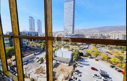 İZMİR MANSUROĞLU MAHALLESİNDE ŞEHİR MANZARALI 2+1 SATILIK DAİRE.