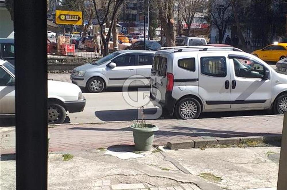 Emek'te İşlek Caddede Satılık 18m² Dükkan