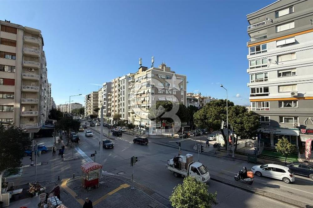 Smyrna'dan Cadde Üzeri Kiralık 4+1 Daire