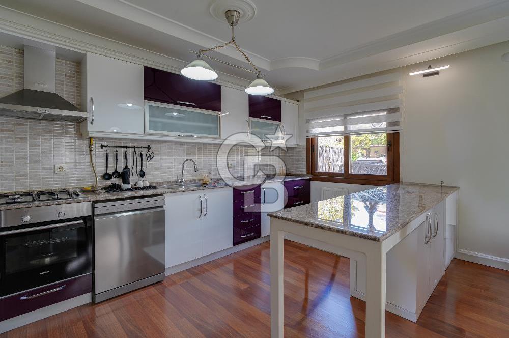 URLA ÇEŞMEALTIN'DA SATILIK 4+1 VİLLA 